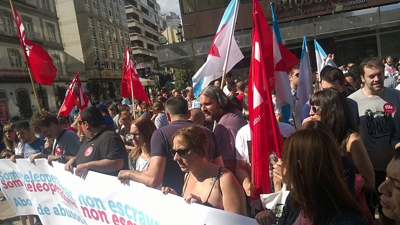 2016 07 11 FolgaCentrosChamadasConcentracionVigo04.jpg